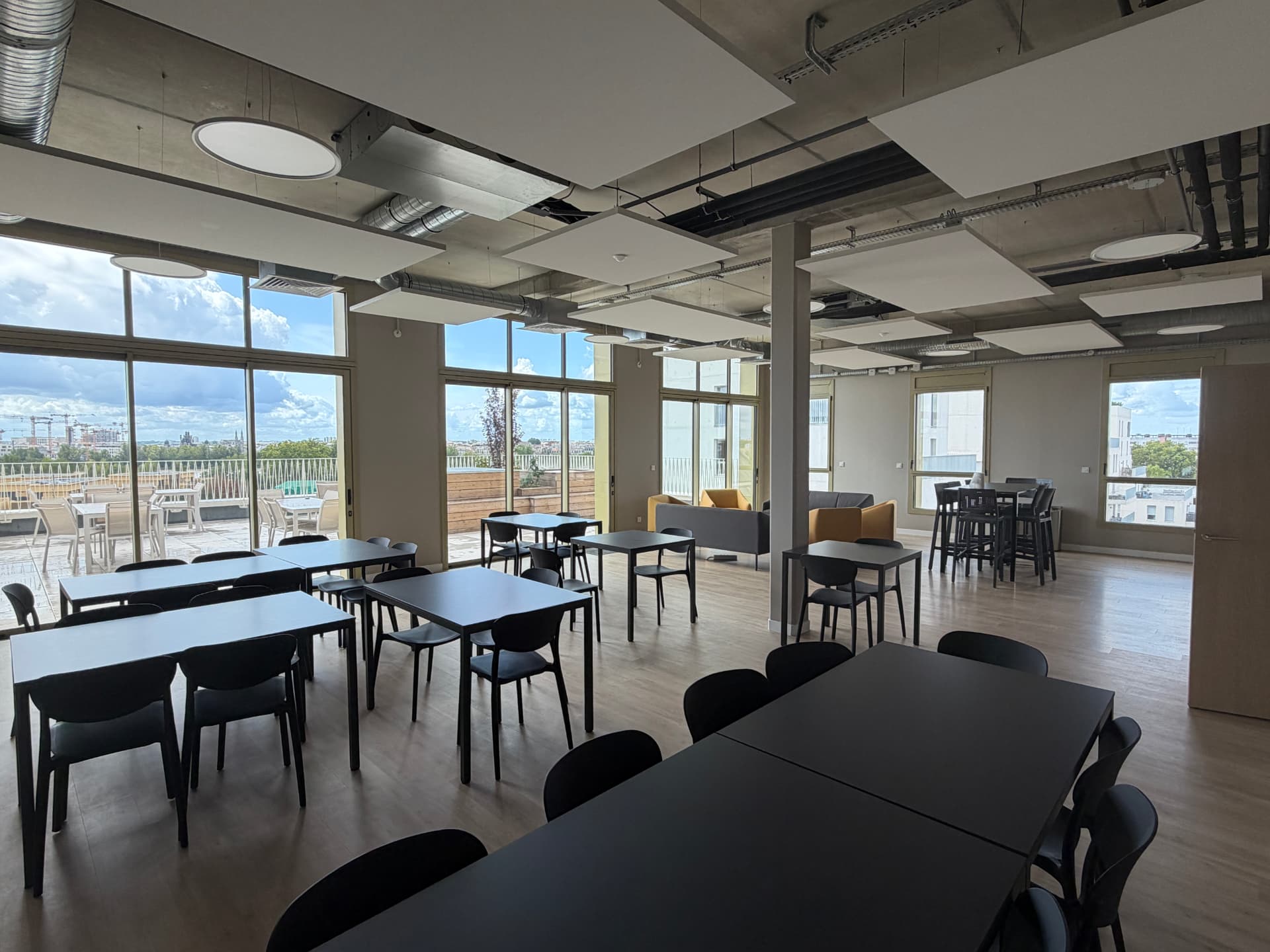 Espace commun lumineux